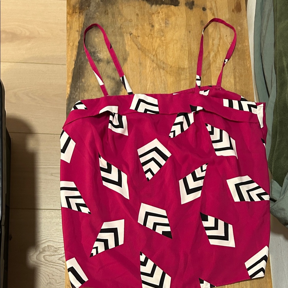 Chic Pink Geometric Camisole